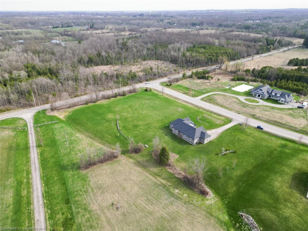 20 Chesswood Trail Property Photo 7