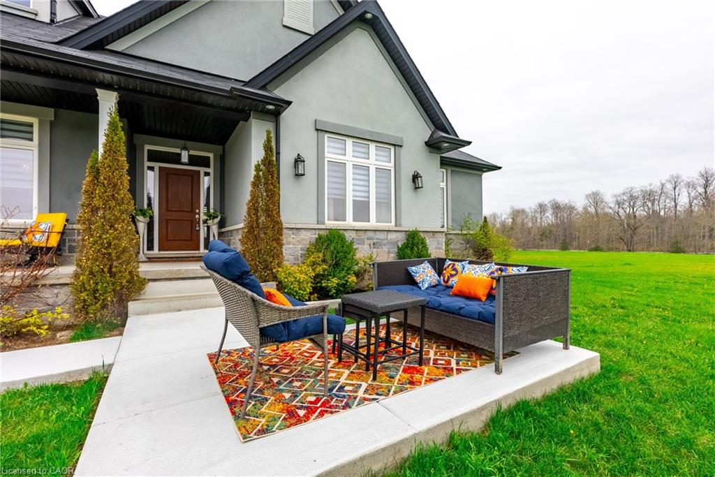 20 Chesswood Trail Property Photo 7