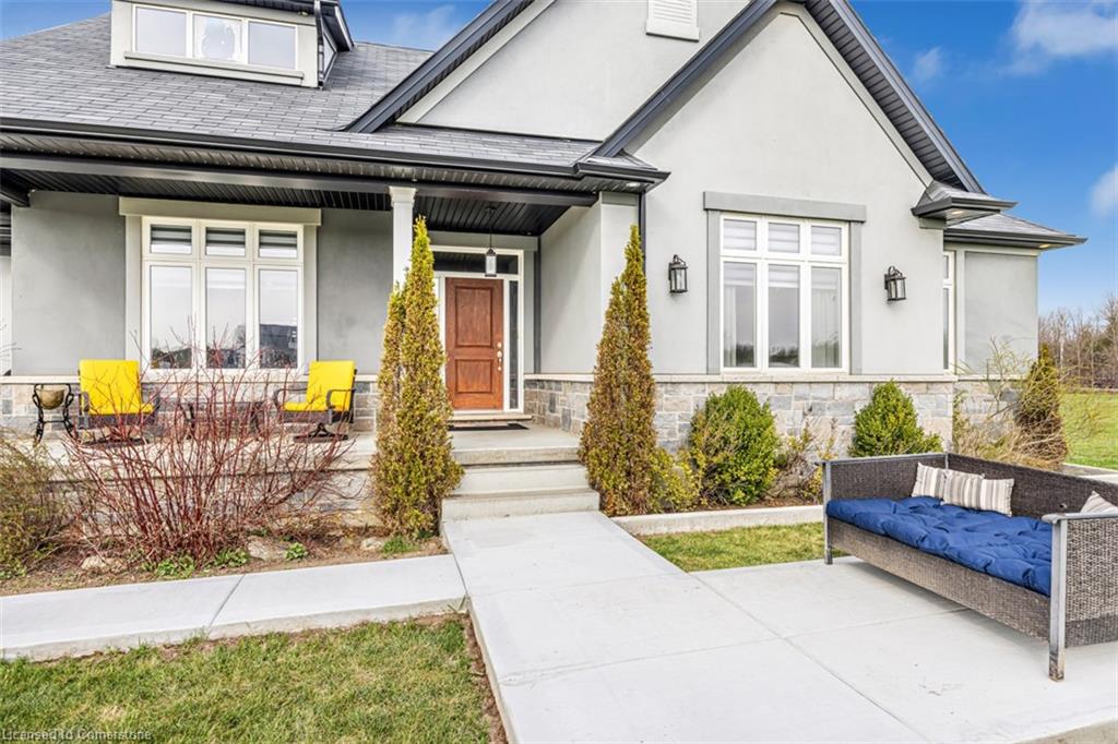20 Chesswood Trail Property Photo 10