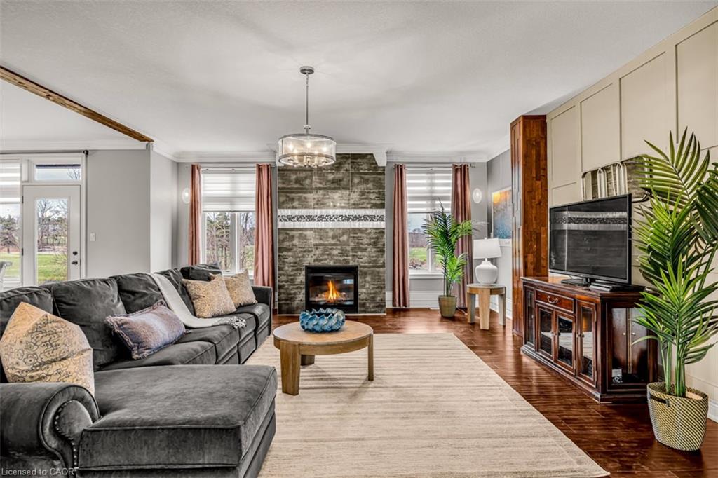 20 Chesswood Trail Property Photo 12