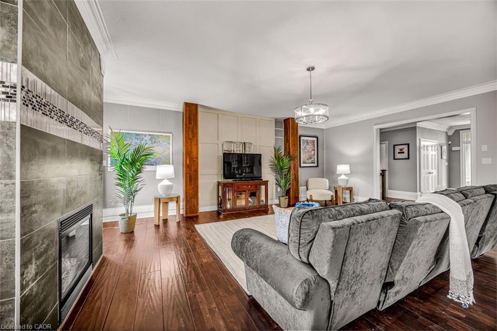 20 Chesswood Trail Property Photo 14