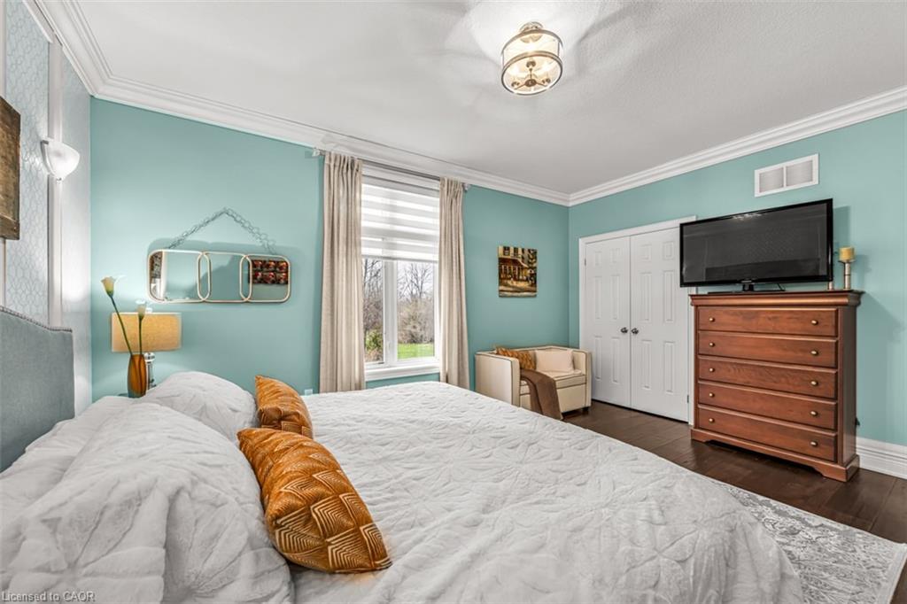 20 Chesswood Trail Property Photo 37