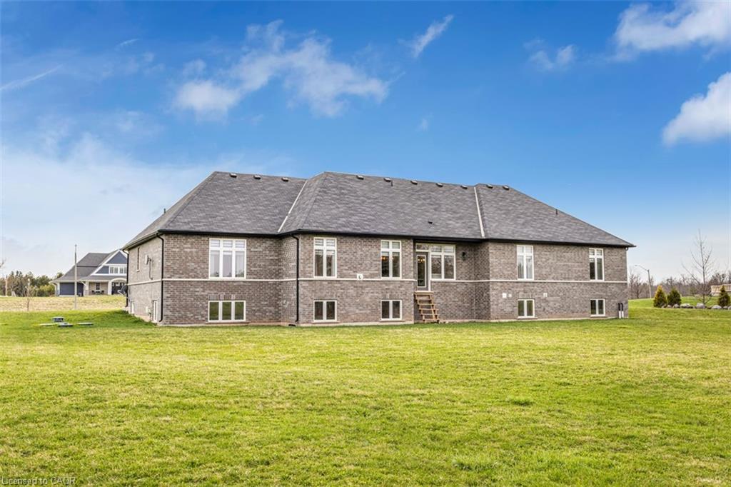 20 Chesswood Trail Property Photo 47