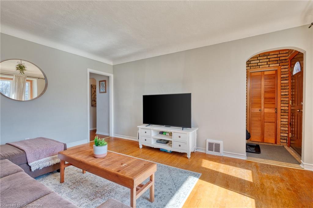 294 East 16th Street Property Photo 6
