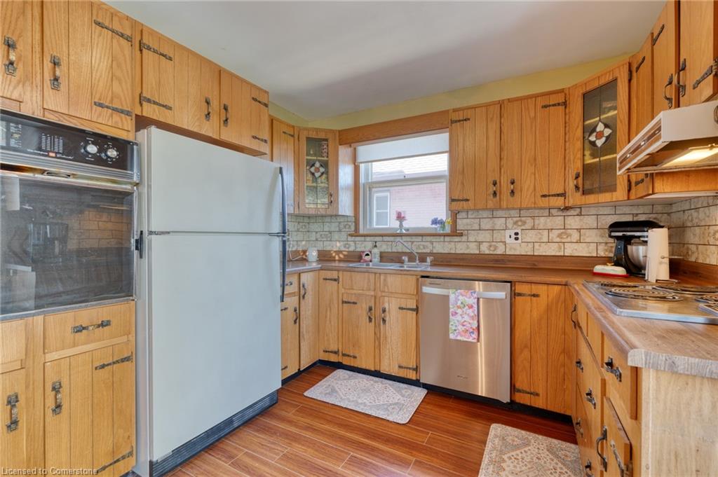 294 East 16th Street Property Photo 11