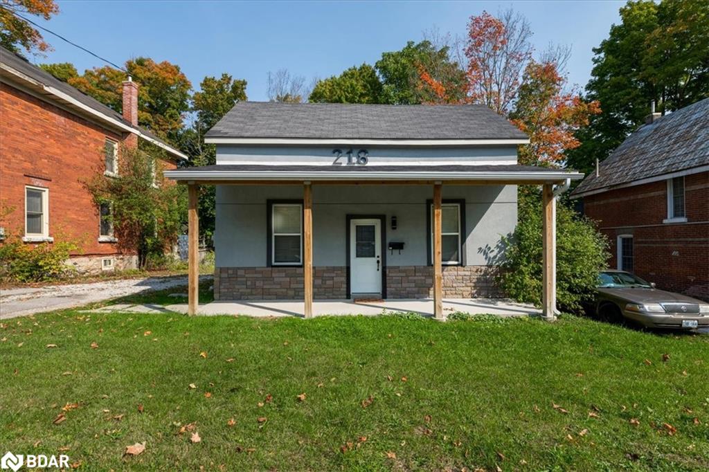 218 West Street N Property Photo