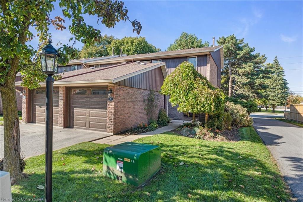 8-122 Lakeshore Road Property Photo