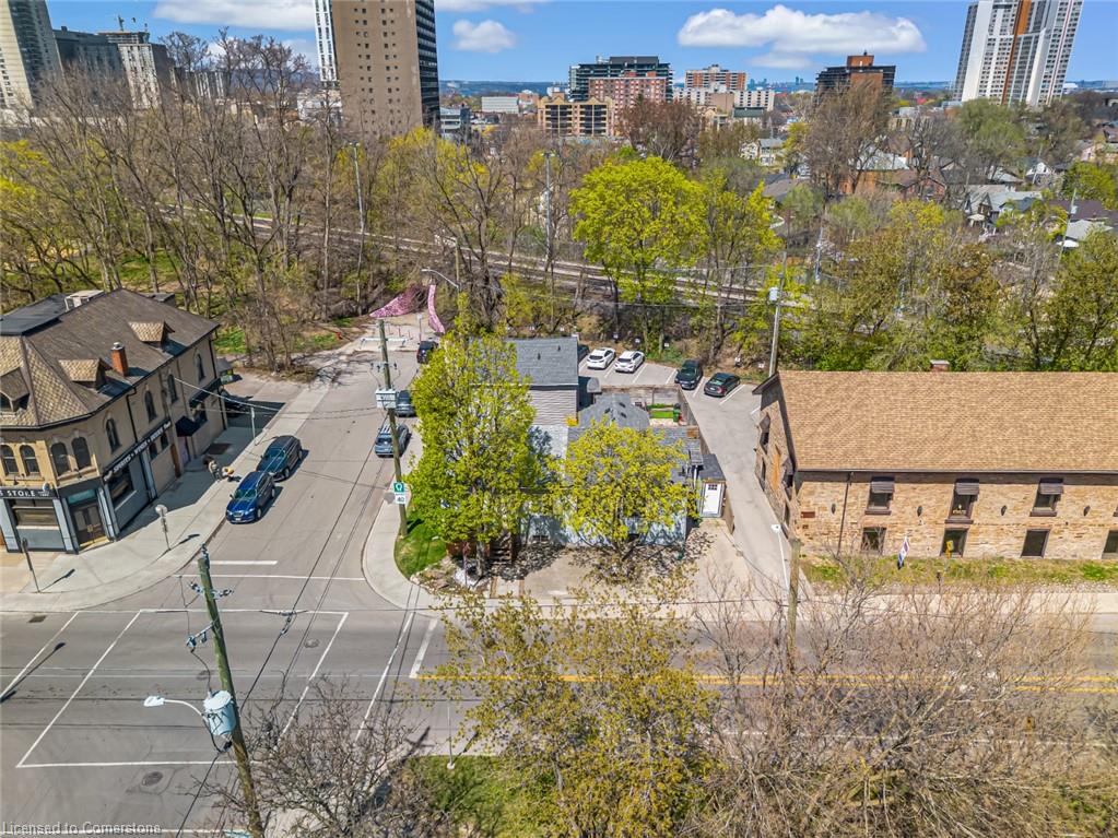 177 Young Street Property Photo 28