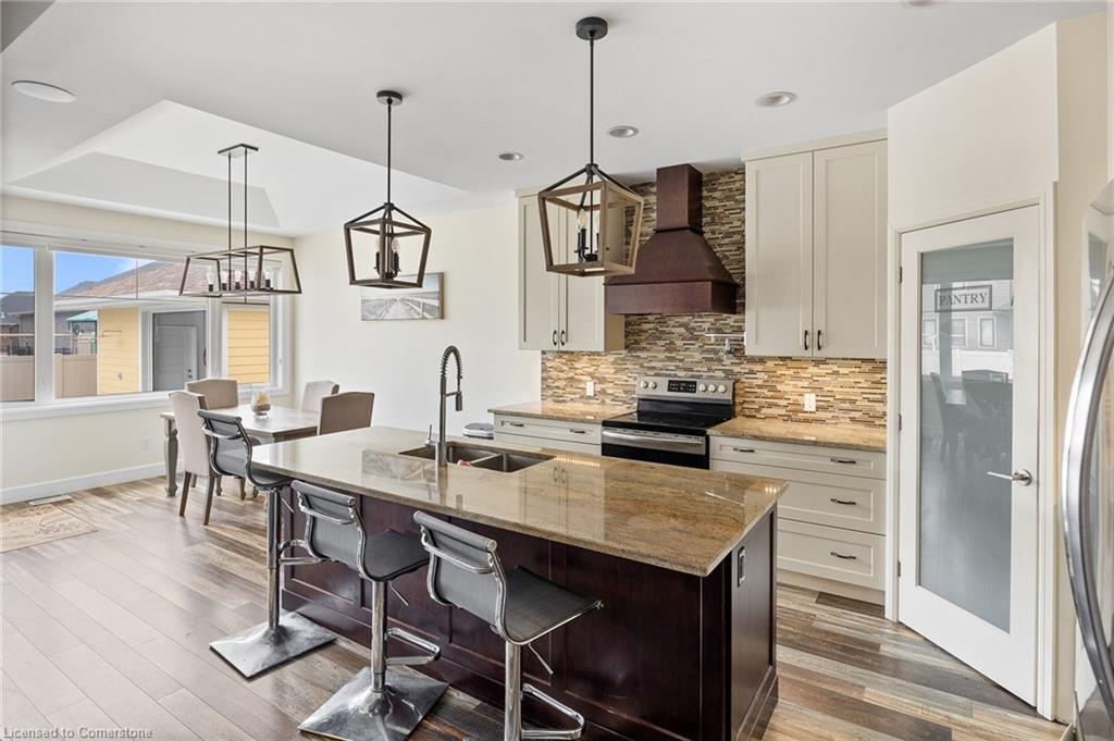 5 Fracas Court Property Photo 4