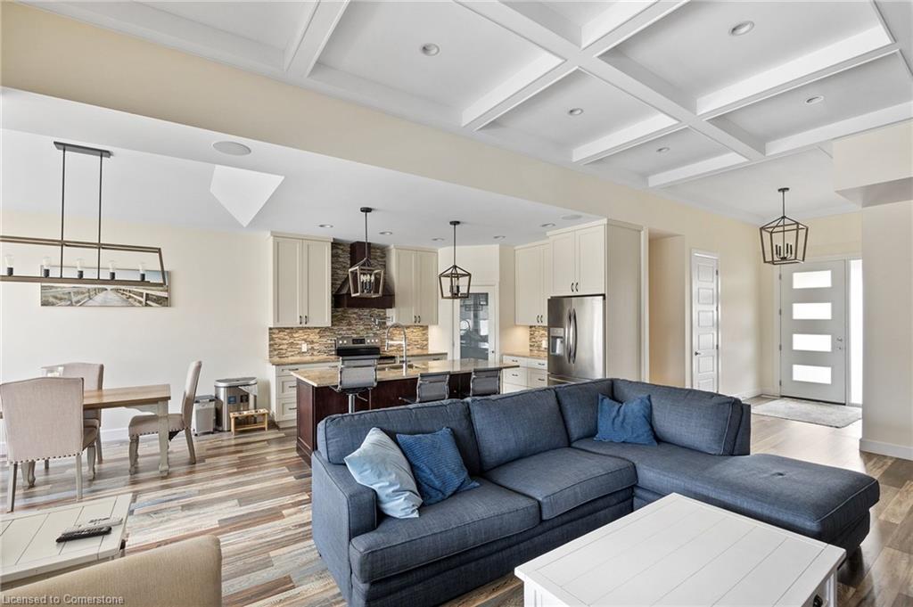 5 Fracas Court Property Photo 11