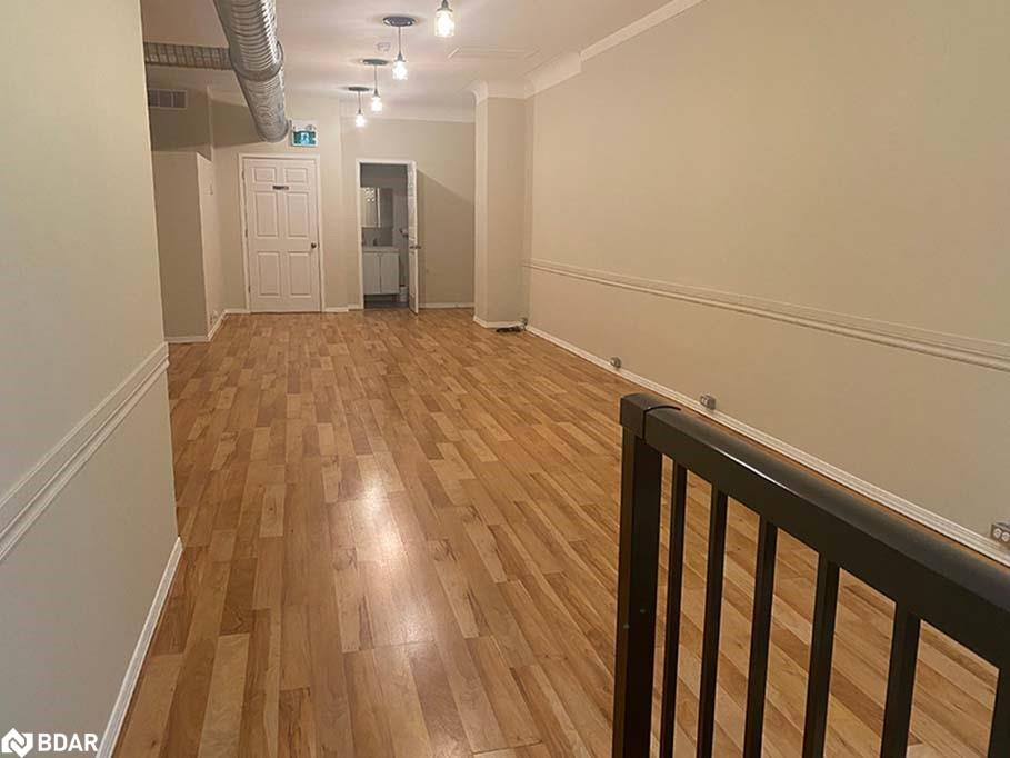 17 John Street N Property Photo 9