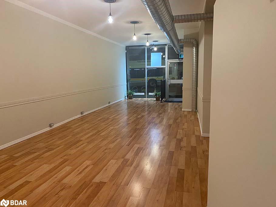 17 John Street N Property Photo 11