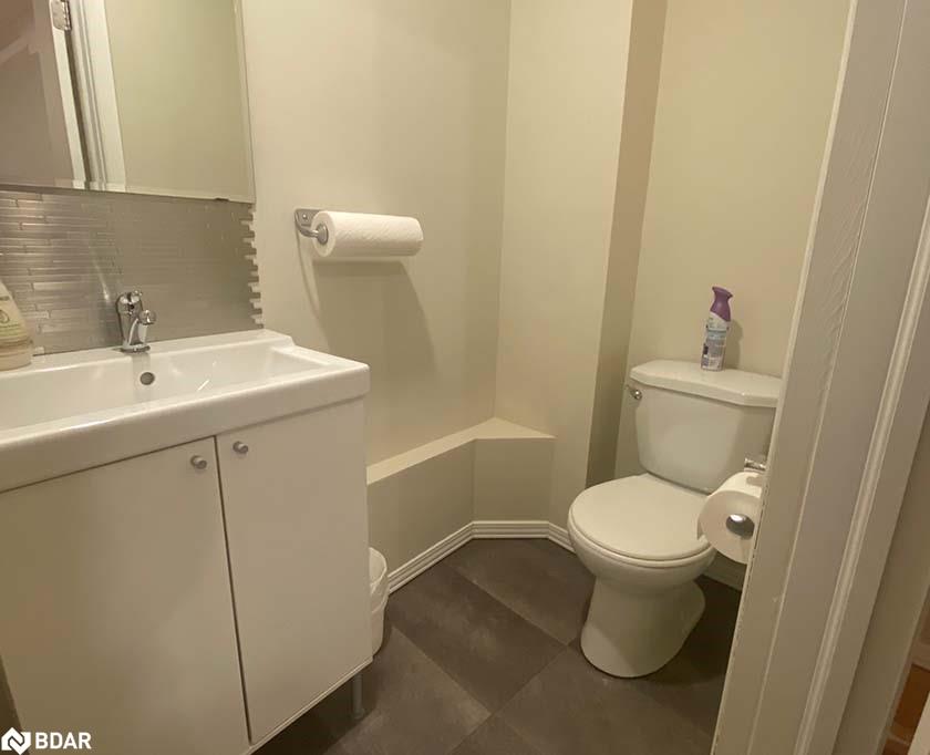 17 John Street N Property Photo 12