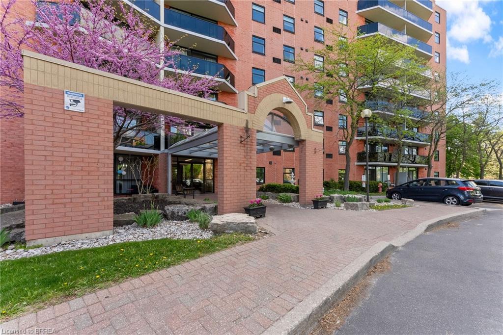 212-9 Bonheur Court Property Photo 8