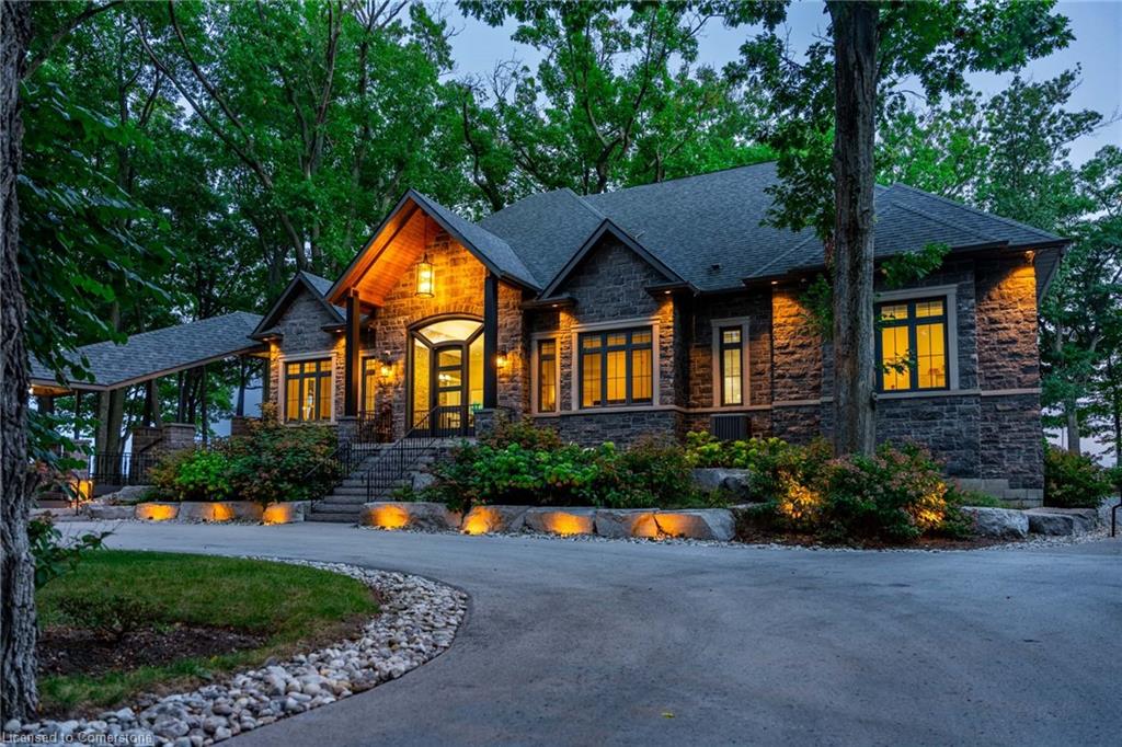 2735 Vimy Road Property Photo