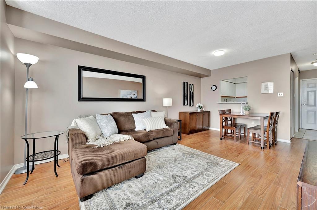 1610-1270 Maple Crossing Boulevard Property Photo 14