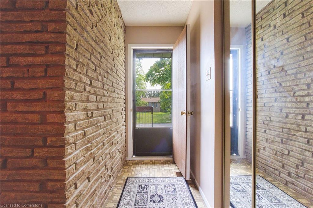 4 Cedar Glen Property Photo 5