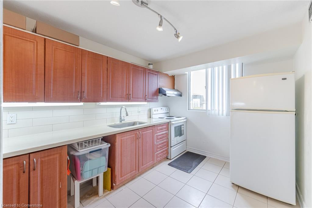 704-155 Hillcrest Avenue Property Photo 7