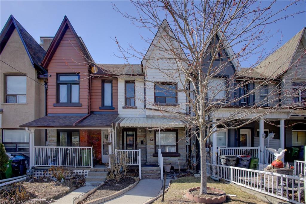 82 Uxbridge Avenue Property Photo