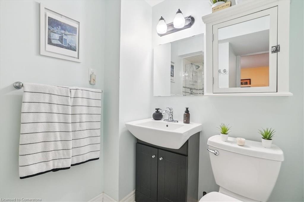 1044 Runnymead Crescent Property Photo 30