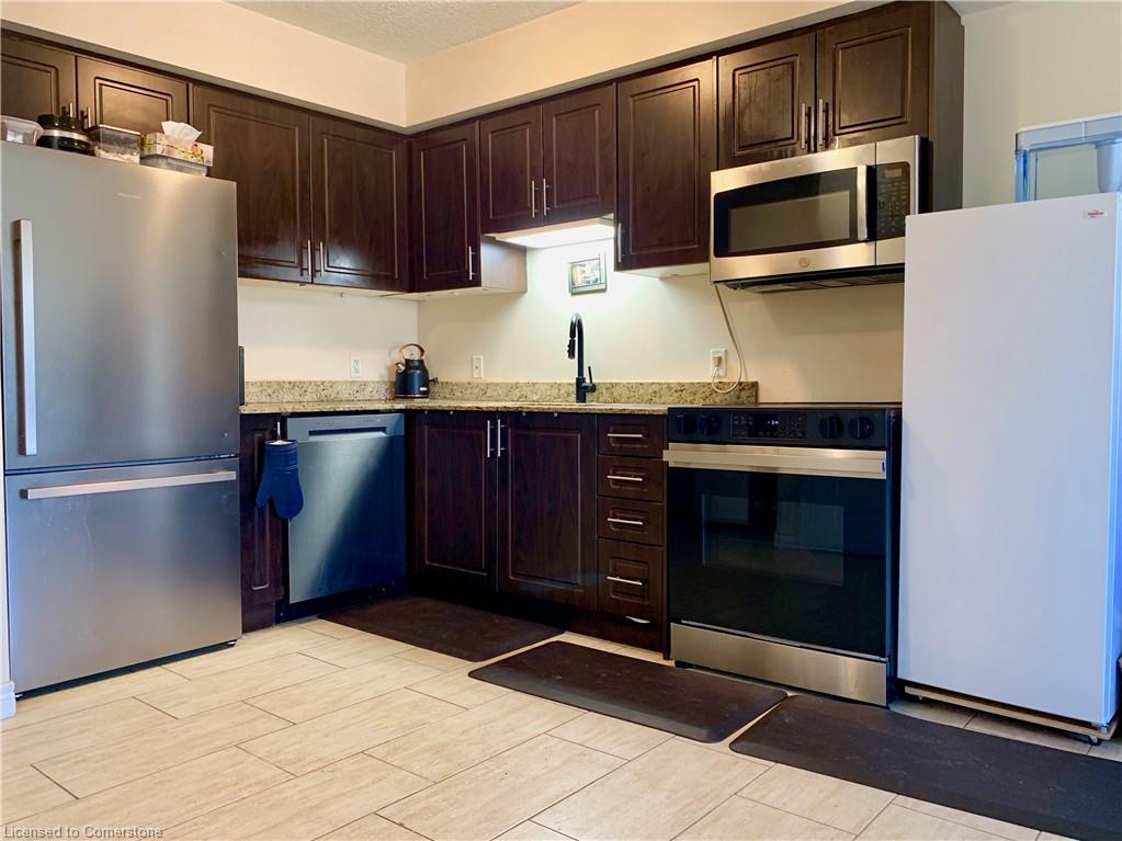 104-886 Golf Links Road Property Photo 7