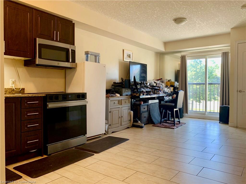 104-886 Golf Links Road Property Photo 8