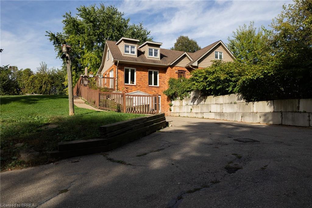 93 Simcoe Street Property Photo 2