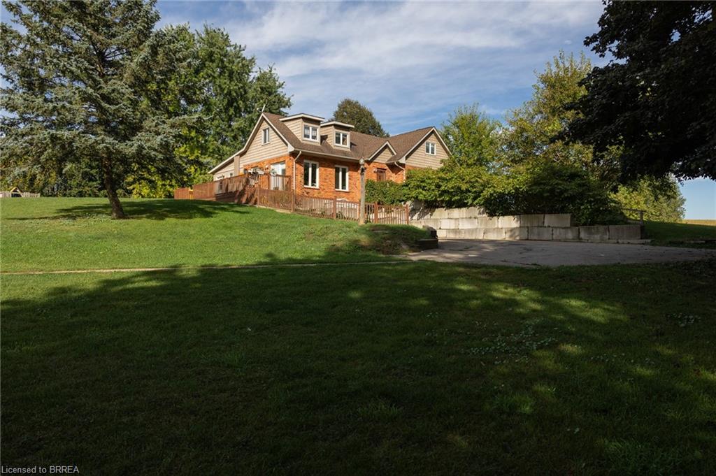 93 Simcoe Street Property Photo 4