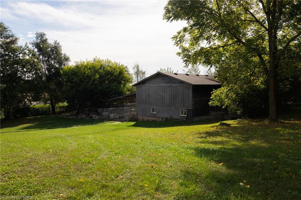 93 Simcoe Street Property Photo 12