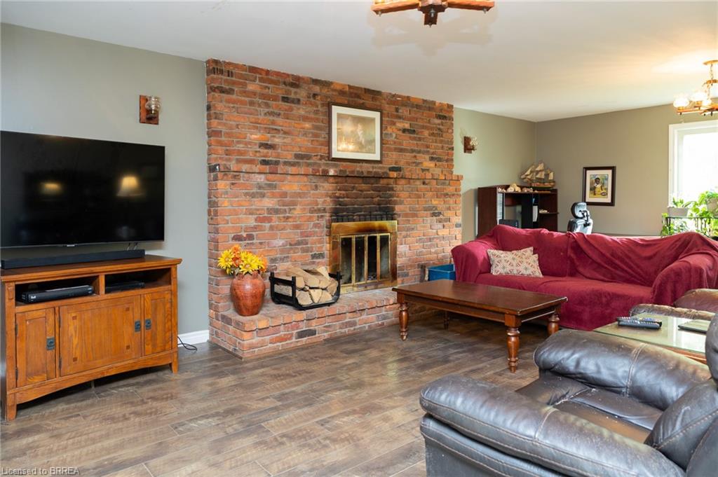 93 Simcoe Street Property Photo 15