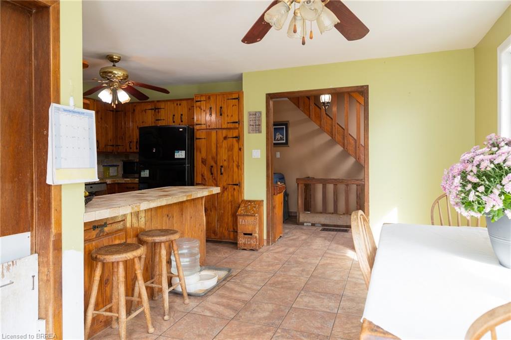 93 Simcoe Street Property Photo 18