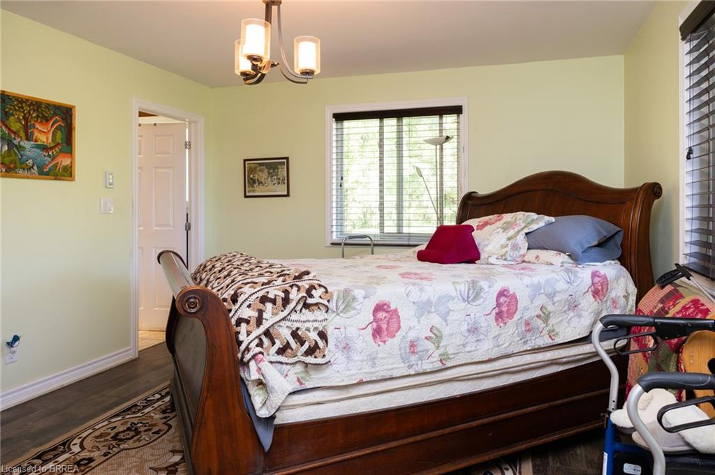 93 Simcoe Street Property Photo 21