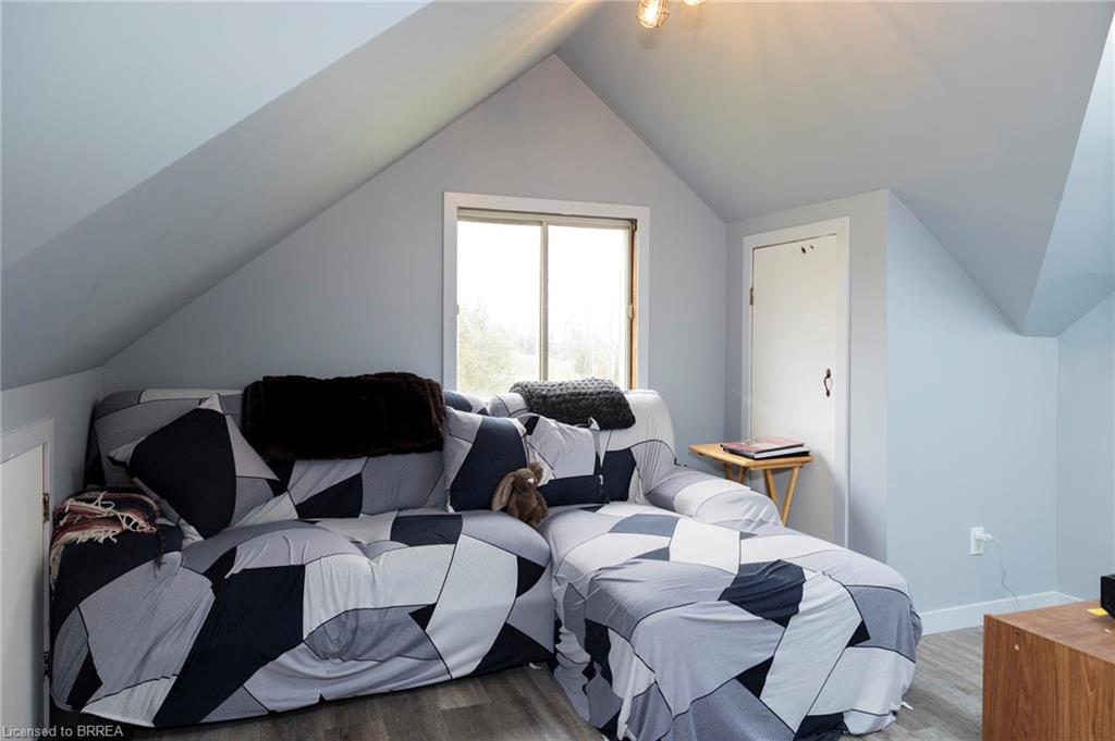 93 Simcoe Street Property Photo 24
