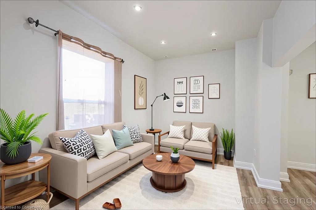 346 Emerald Street N Property Photo 2