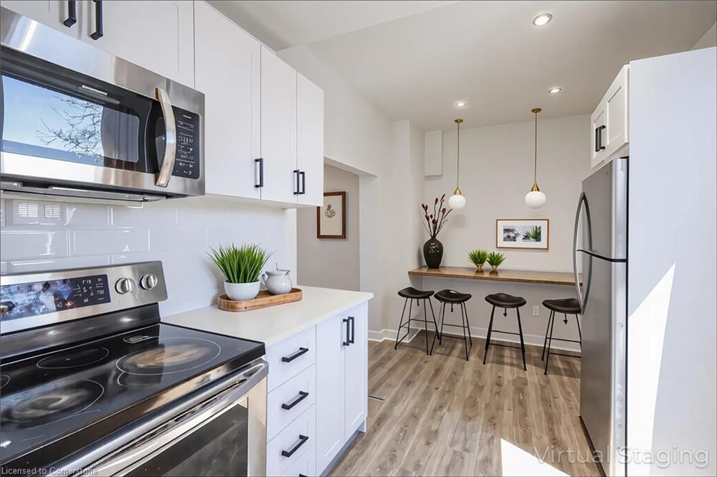 346 Emerald Street N Property Photo 4