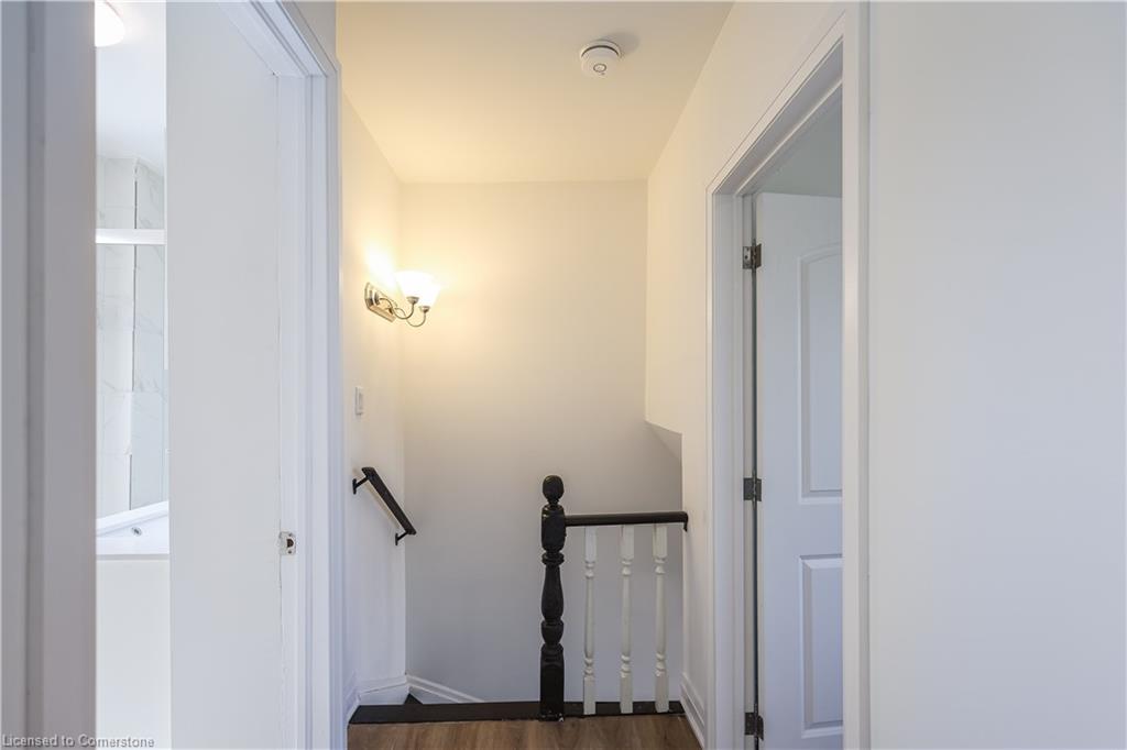 346 Emerald Street N Property Photo 6