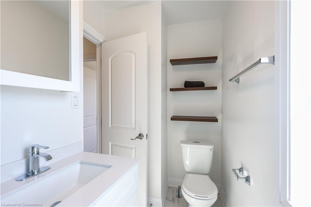 346 Emerald Street N Property Photo 10