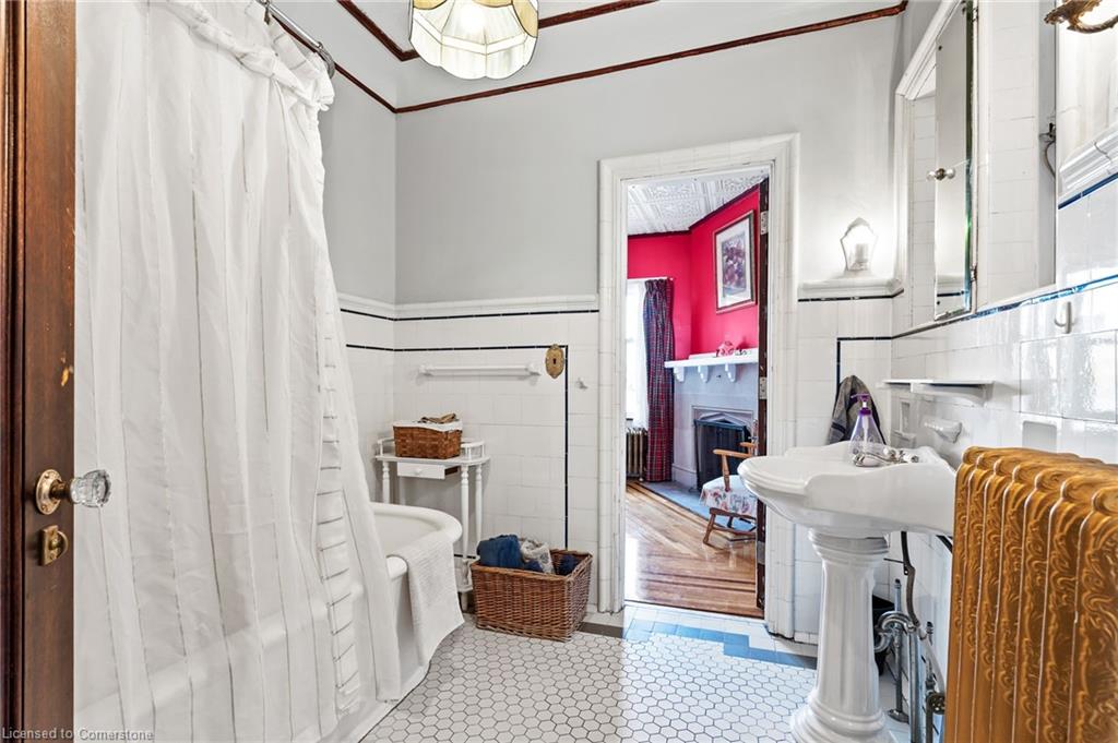 20 Evan Street Property Photo 27