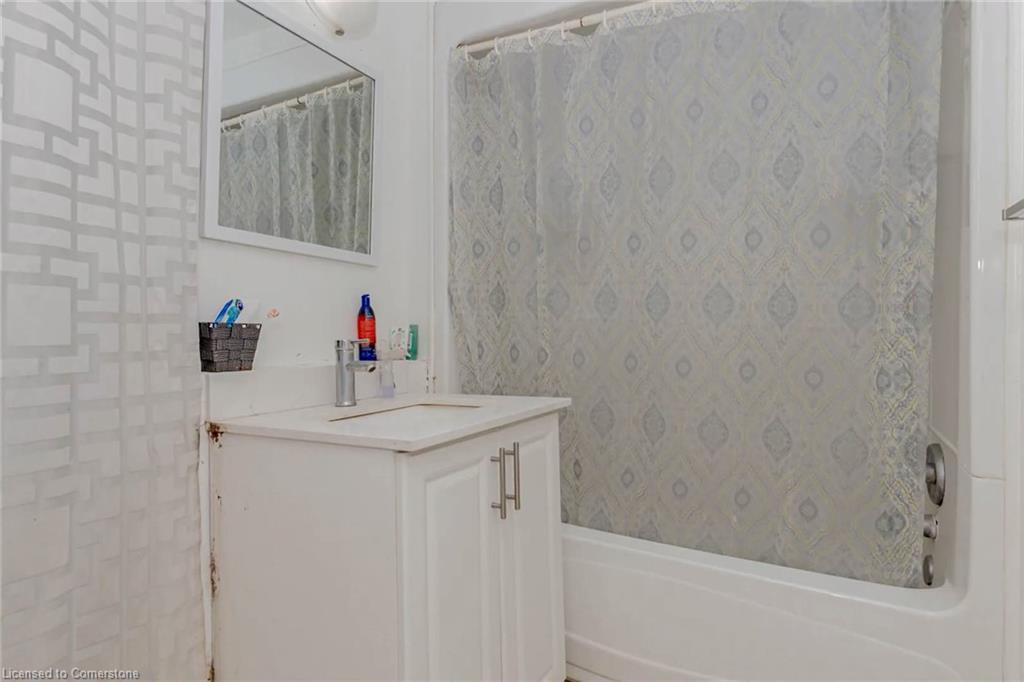 1701 King Street E Property Photo 28