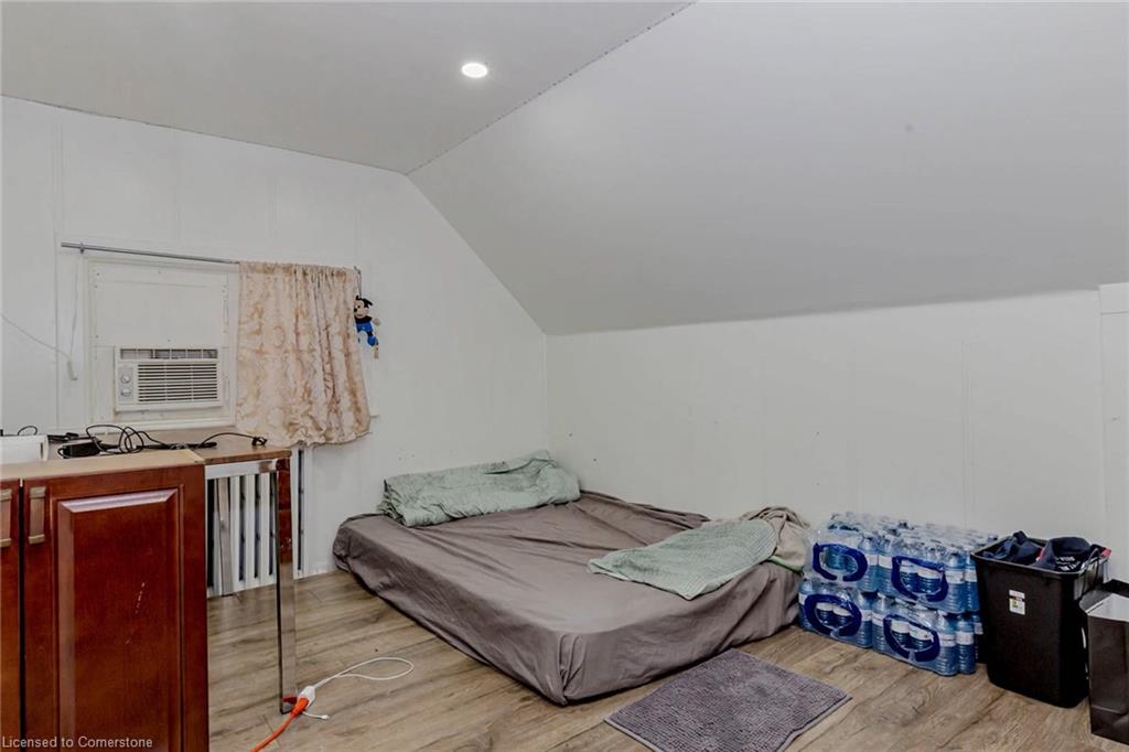 1701 King Street E Property Photo 34