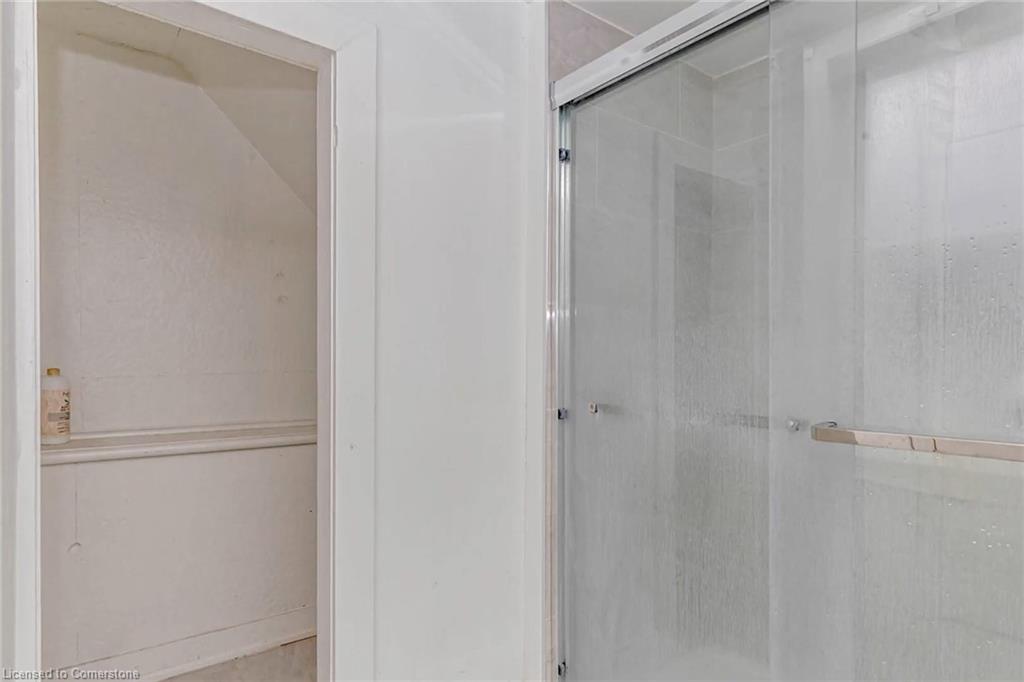 1701 King Street E Property Photo 37