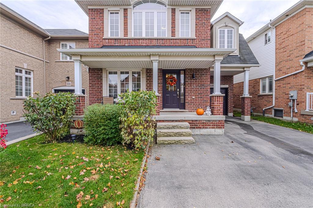 229 Springvalley Crescent Property Photo 1