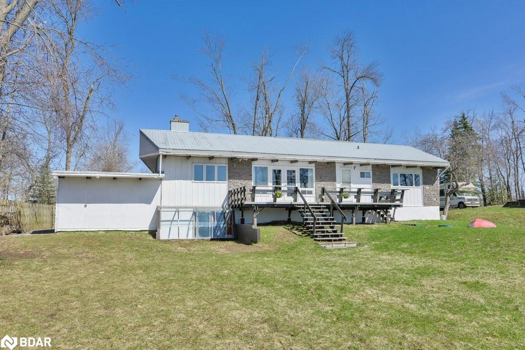 1971 Woods Bay Road Property Photo 5