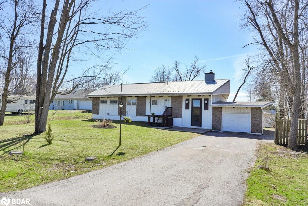 1971 Woods Bay Road Property Photo 8