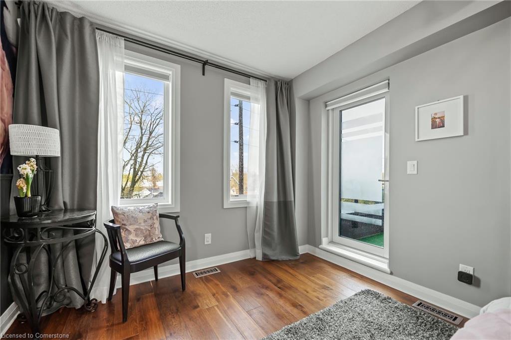 53 Arthur Street S Property Photo 23