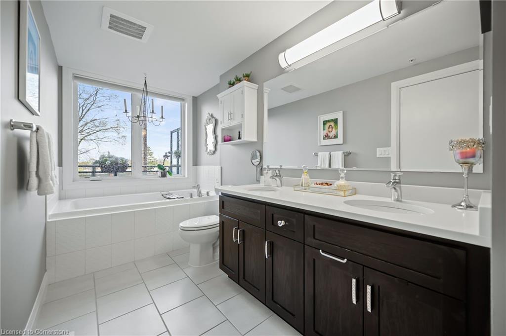 53 Arthur Street S Property Photo 26