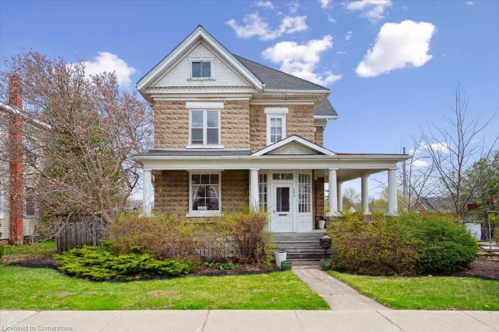 454 Wallace Avenue N Property Photo