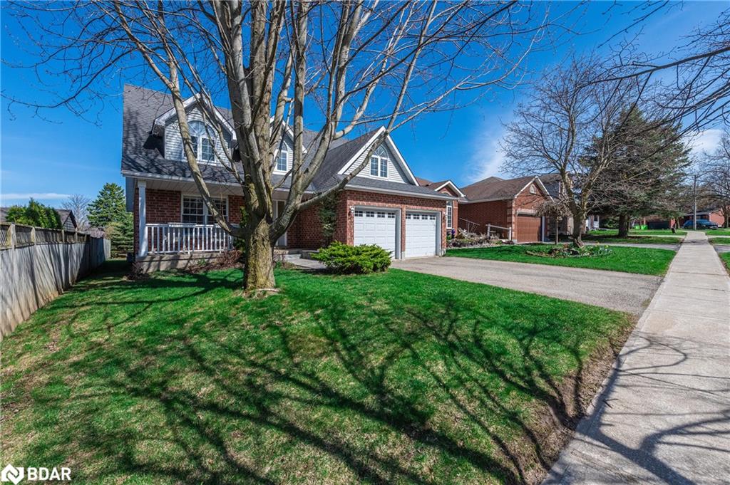 222 Walsh Crescent Property Photo