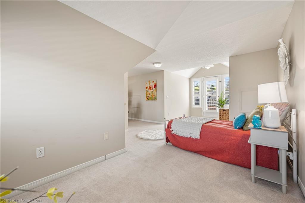 63 Wellington South Property Photo 33