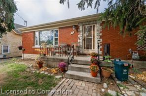 30 Cameron Street N Property Photo 1